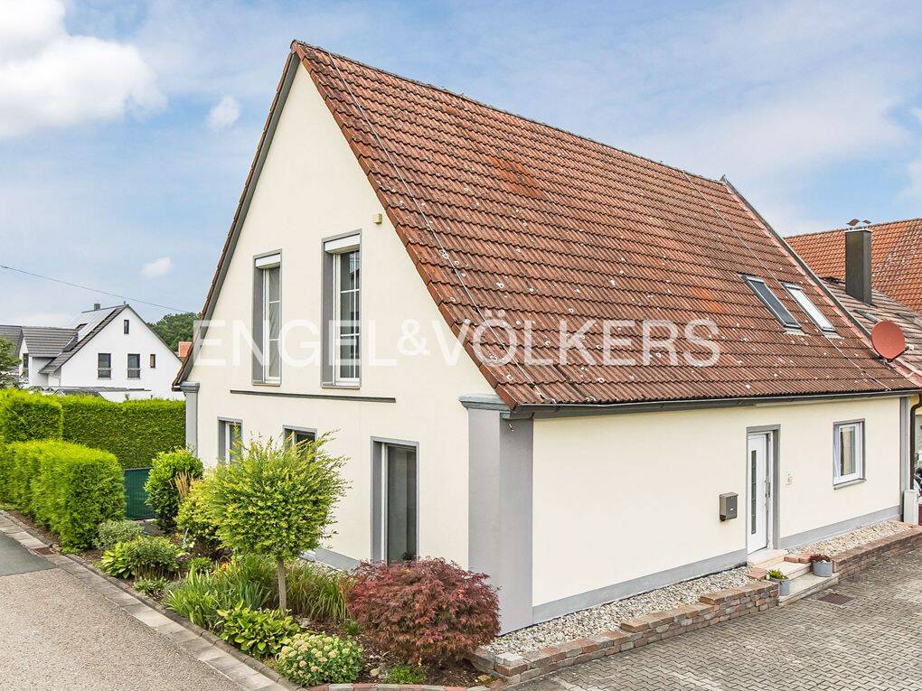 Ein Haus, viele Möglichkeiten: Leben, Vermieten oder Generationenwohnen – Höchstadt an der Aisch – Bild 1 von 6