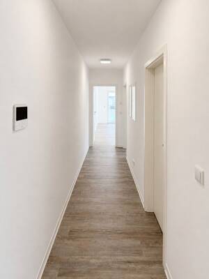 Neubau-Erstbezug mit Effizienzklasse A+ ! Flexibler Grundriss, 2-3 Zimmer, Balkon und Stellplatz – 1169 Dresden – Vorschaubild 5