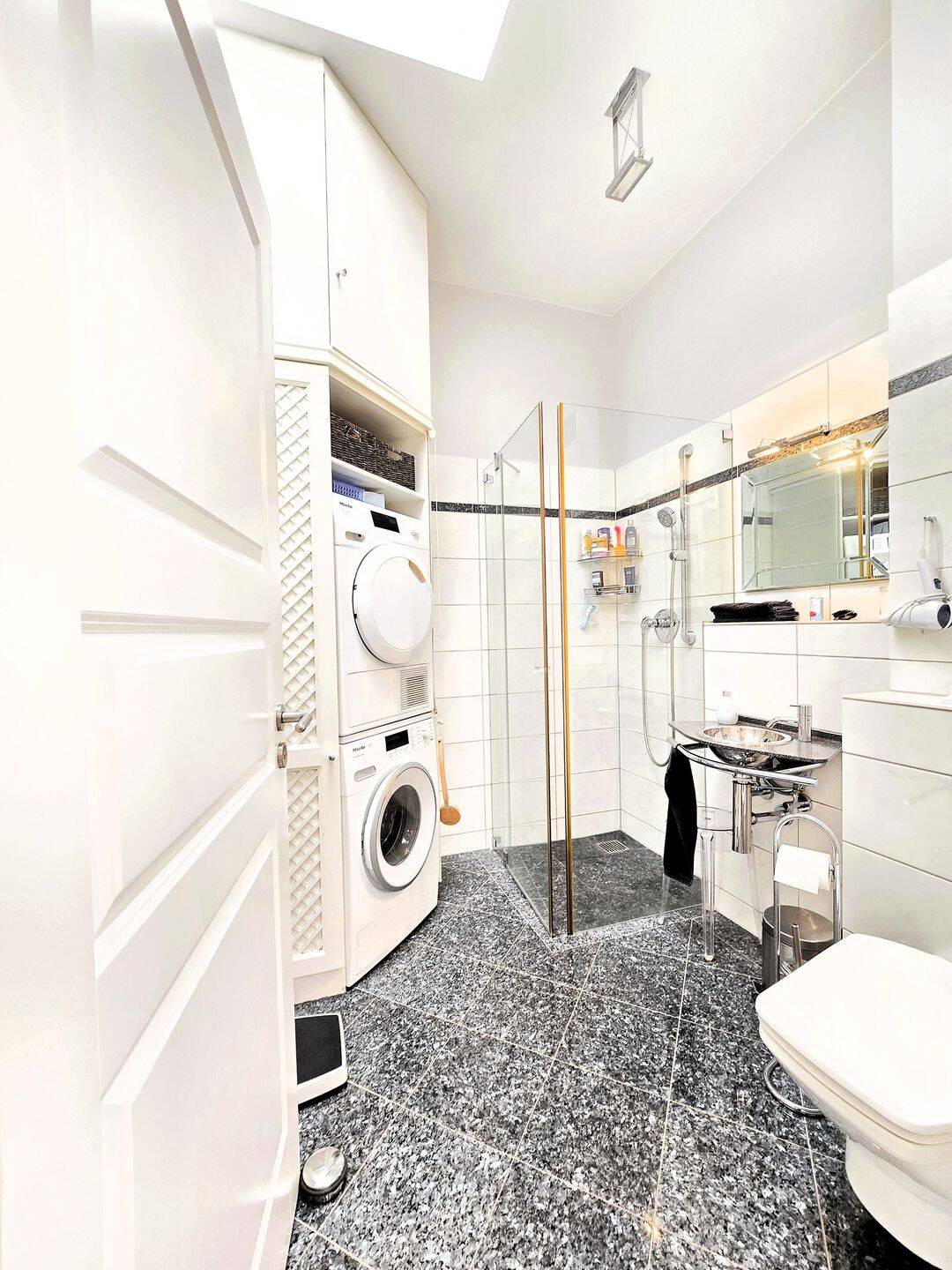 Exklusive Dachgeschosswohnung mit Loft-Charakter und Dachterrasse in Berlin-Grunewald – Berlin – Vorschaubild 4