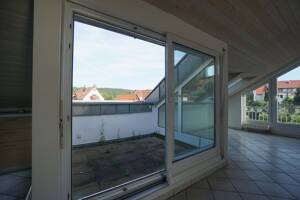 Sonnige, helle 3 Zimmer-Dachgeschoss-Eigentumswohnung mit Balkon und Tiefgaragenstellplatz – 72827 Wannweil – Vorschaubild 4