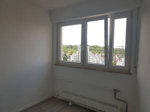 Traumhafte Aussicht: frisch renovierte 2-Zimmer-Wohnung mit Balkon im "Romeo & Julia"-Ensemble! – 70437 Stuttgart – Vorschaubild 5