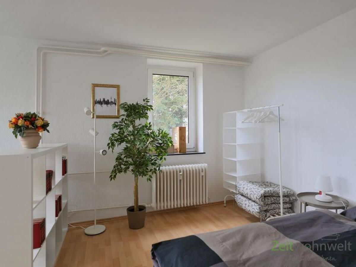 (EF1217_M) Kassel-Stadt: Kirchditmold, möbliertes Single-Apartment mit breitem, Bett, Waschmaschine und Balkon – 34130 Kassel – Bild 1 von 9