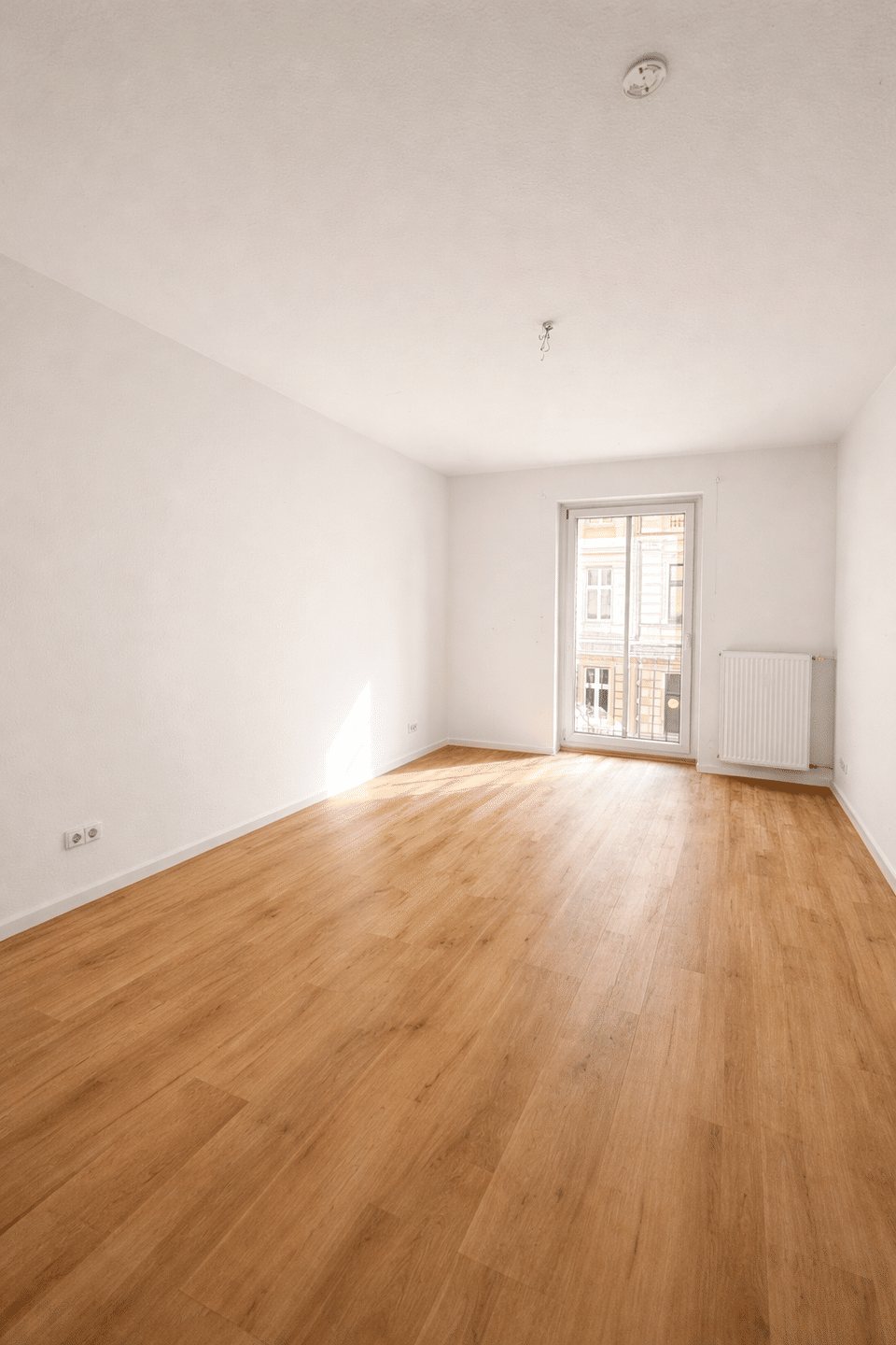*Modern und Stilvoll* hochwertige Einbauküche und Balkon - Stellplatz mögl. – Magdeburg – Vorschaubild 7