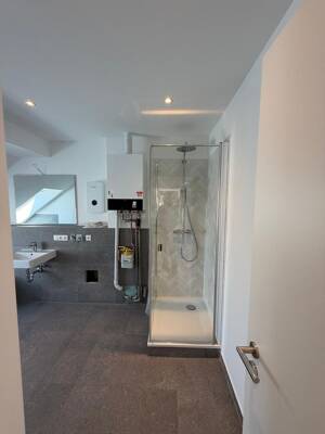 Exklusives DG-Juwel im Erstbezug: Luxus-Neubau mit Loggia, Aufzug & Wannenbad – Sofort bezugsfertig! – 12055 Berlin – Vorschaubild 6