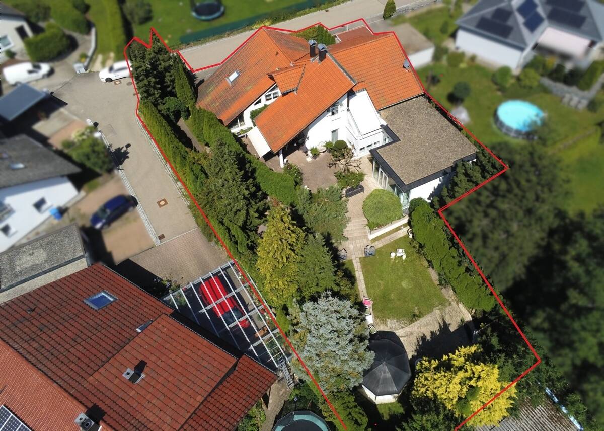Traumhaft schönes Anwesen mit parkähnlichem Garten und Wellnessbereich – Essingen – Bild 1 von 9