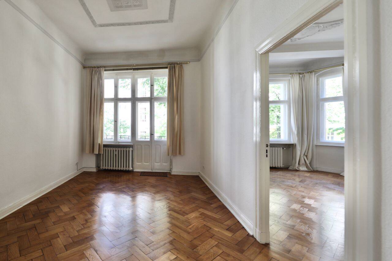 REPRÄSENTATIVER ALTBAU - HOHE DECKEN, STUCK, FISCHGRÄTPARKETT & BALKON - KU'DAMM-KIEZ – Berlin – Vorschaubild 9
