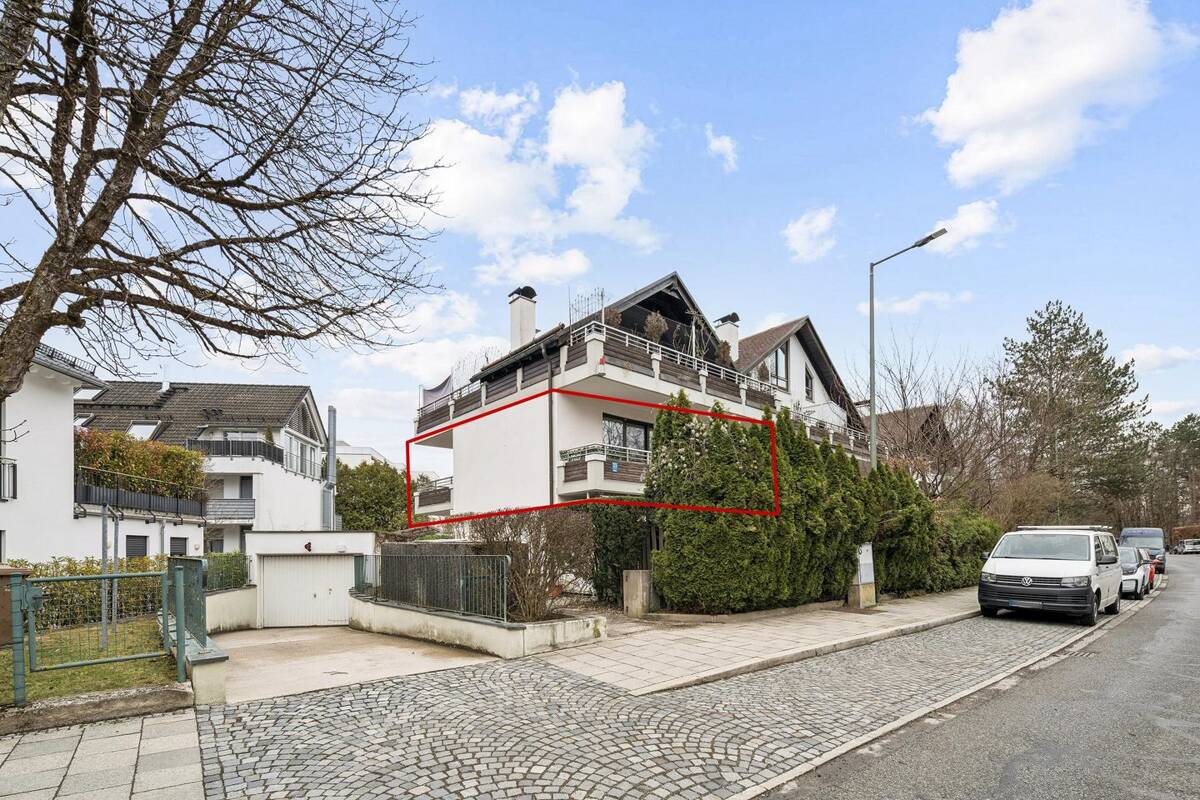 Helle 87m² Wohnung im kleinen Mehrparteienhaus mit zwei sonnigen Balkonen – 81477 München – Bild 1 von 9