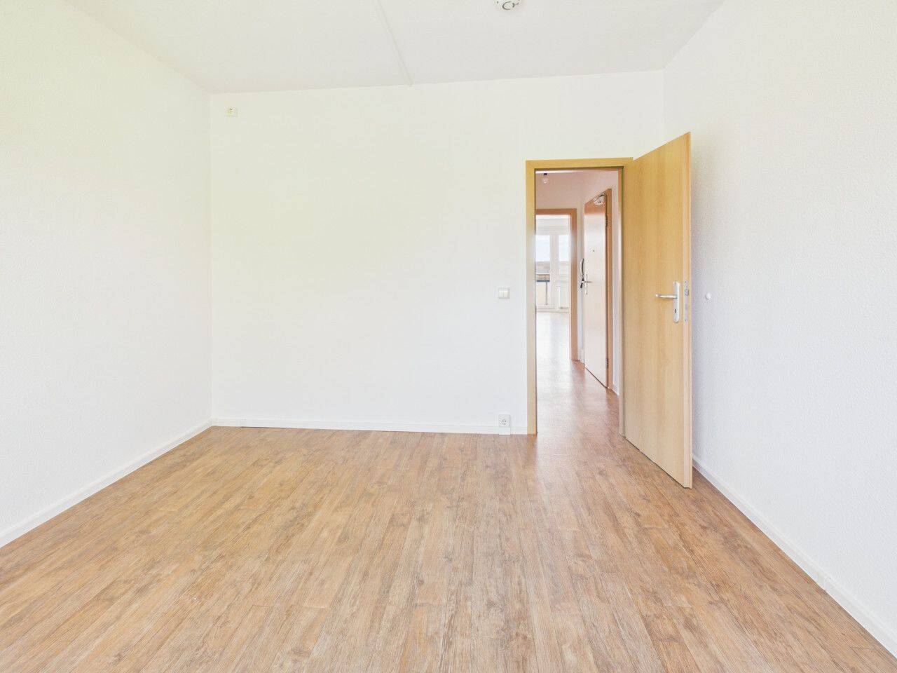 2-Raum-Wohnung mit Balkon auf dem südlichen Sonnenberg – Chemnitz – Vorschaubild 3