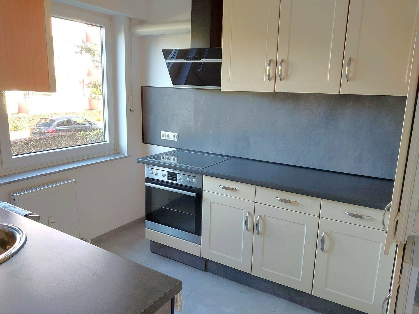 Charmante 2-Zimmer-Erdgeschosswohnung - ideal für Eigennutzer oder als renditestarke Kapitalanlage. – Leverkusen – Bild 1 von 6