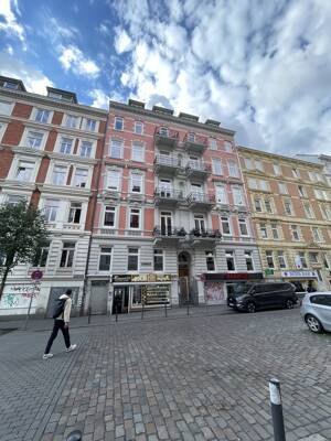 Im Herzen von Hamburg - 4,5 Zimmer-Altbau-Wohnung in St. Georg