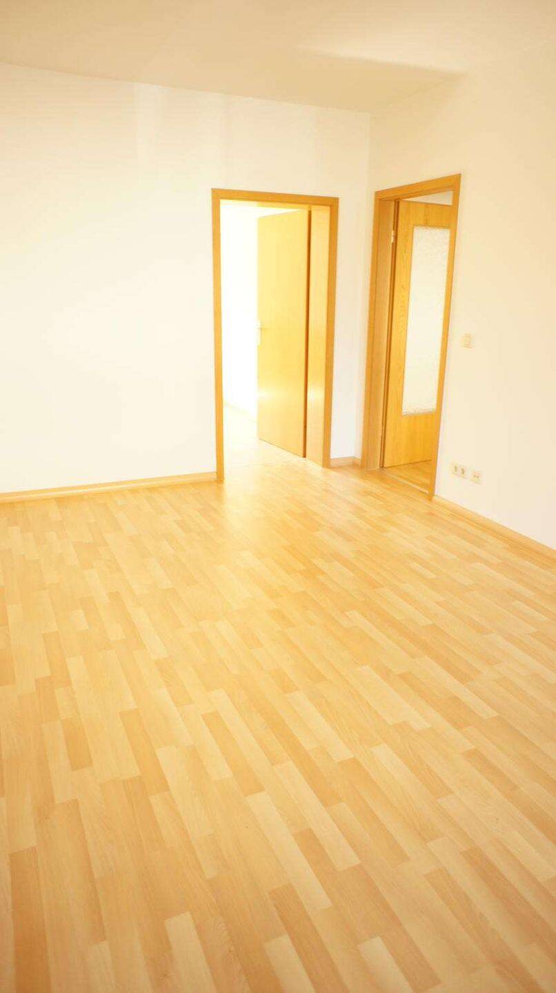 Nachmieter gesucht - TOP Ausstattung - Bad mit Fenster - Laminat – Chemnitz – Vorschaubild 3