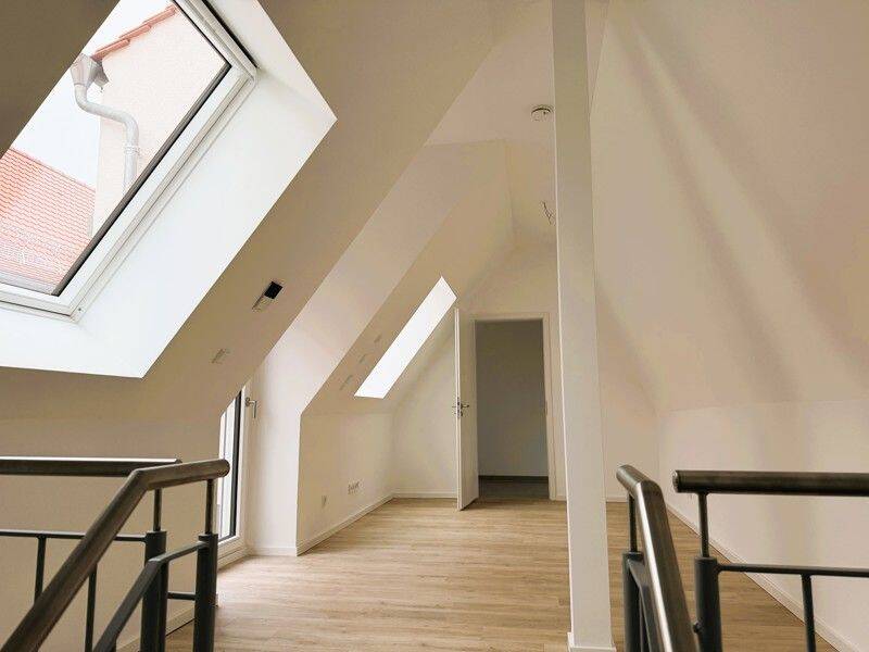 Exklusive Maisonette mit moderner EBK, sonniger Terrasse & Tageslichtbad im neuen "BADERHOME" – Augsburg – Vorschaubild 2