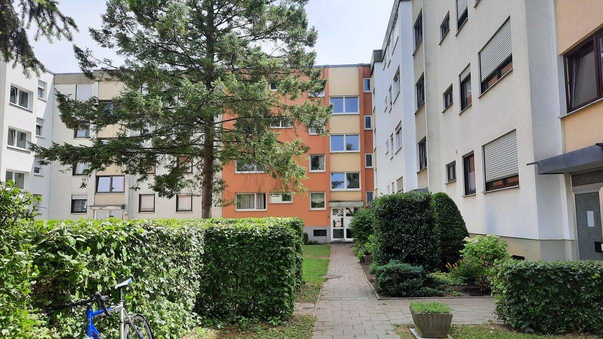 Sonnige 2 Zimmer-Balkonwohnung in Regensburg – 93053 Regensburg – Bild 1 von 9