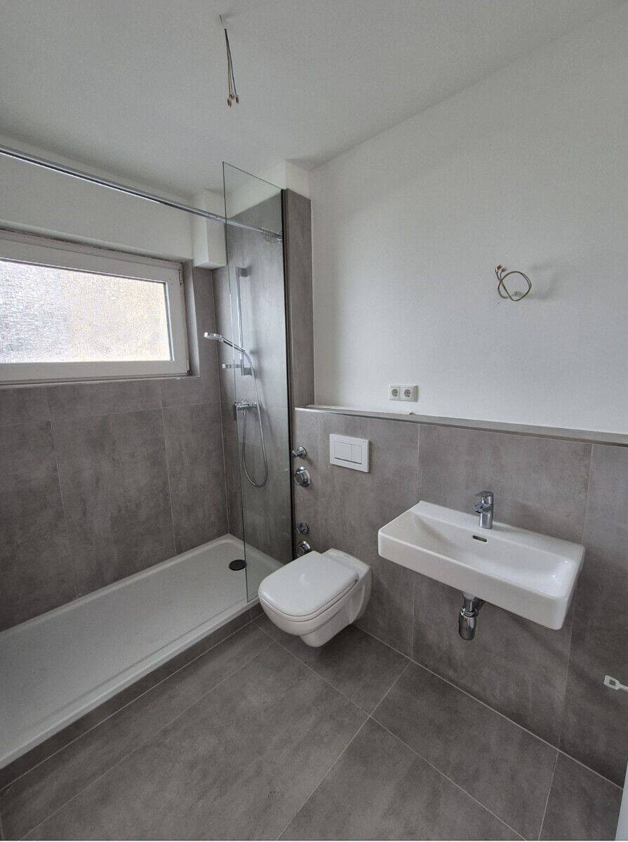 Erstbezug nach Sanierung - 1 Zimmer City Apartment mit Loggia und Stellplatz zu vermieten! – Lübeck – Bild 1 von 5