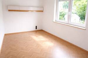Einfamilienhaus Albau zum Schnäppchenpreis auf eingewachsenem Grundstück mit Obst- und Hausbaum – 89231 Neu-Ulm – Vorschaubild 4