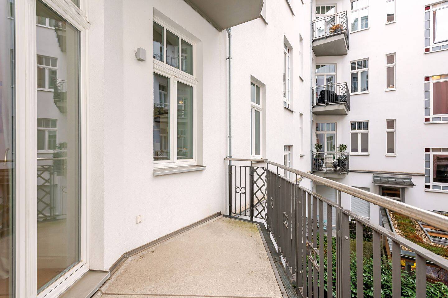 Großzügiges Haus in Haus in zentraler Lage unweit Ludwigkirchplatz und Kurfürstendamm – Berlin – Vorschaubild 7