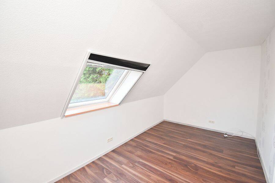 Paderborn-Kernstadt: Charmante Eigentumswohnung mit Loggia in zentraler Lage! – Paderborn – Vorschaubild 3