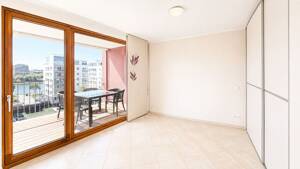 Stilvolle Drei-Zimmer-Wohnung mit Loggia und Mainblick – 60327 Frankfurt am Main – Vorschaubild 3