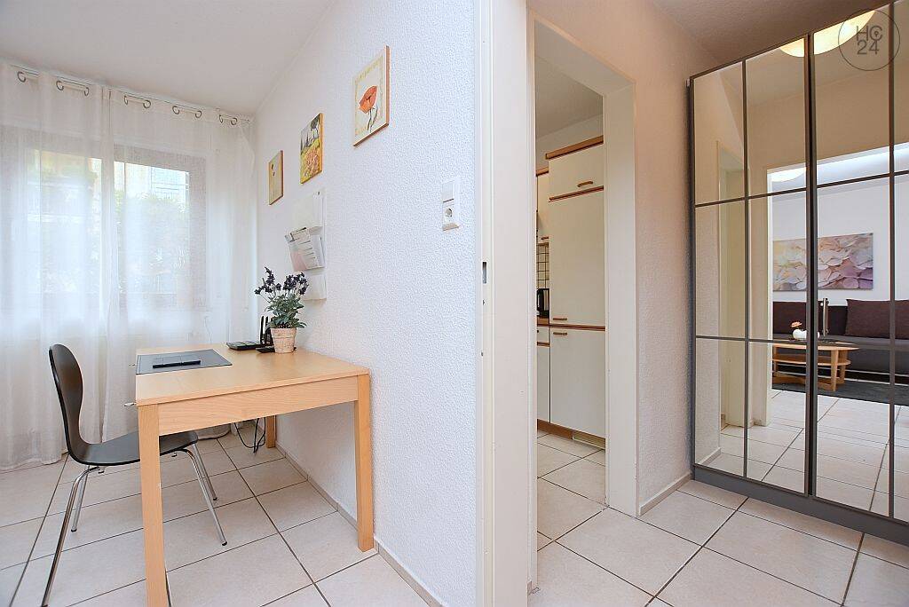Schön möblierte Wohnung mit Reinigungsservice in Stuttgart Münster – Stuttgart – Vorschaubild 6