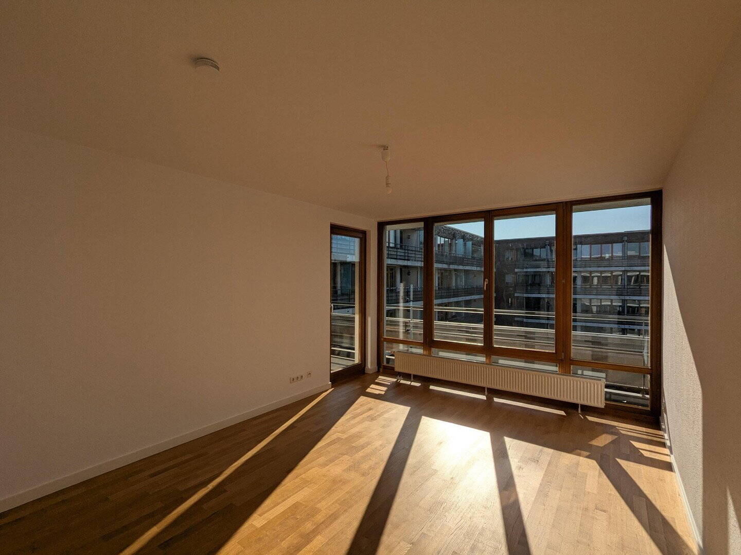 3 Zimmer Wohnung mit 2 Balkonen im 4. OG an der Rummelsburger Bucht mit Tiefgaragenplatz – Berlin – Vorschaubild 3