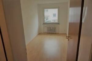 Helle 3-Zimmer-Wohnung mit modernem Bad und Balkon ins Grüne – 45136 Essen – Vorschaubild 6