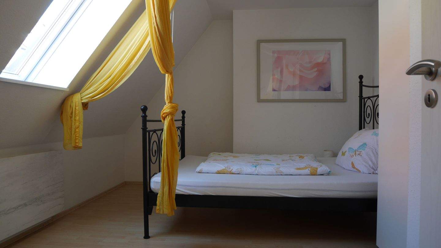 Charmante 2-Zimmer-Dachgeschosswohnung in der Altstadt von Nürnberg Lage: – Nürnberg – Vorschaubild 8
