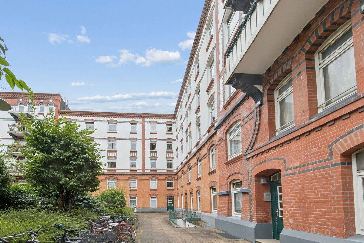 Vermietete Altbauwohnung mit Blick ins Grüne – 22081 Hamburg – Bild 1 von 9