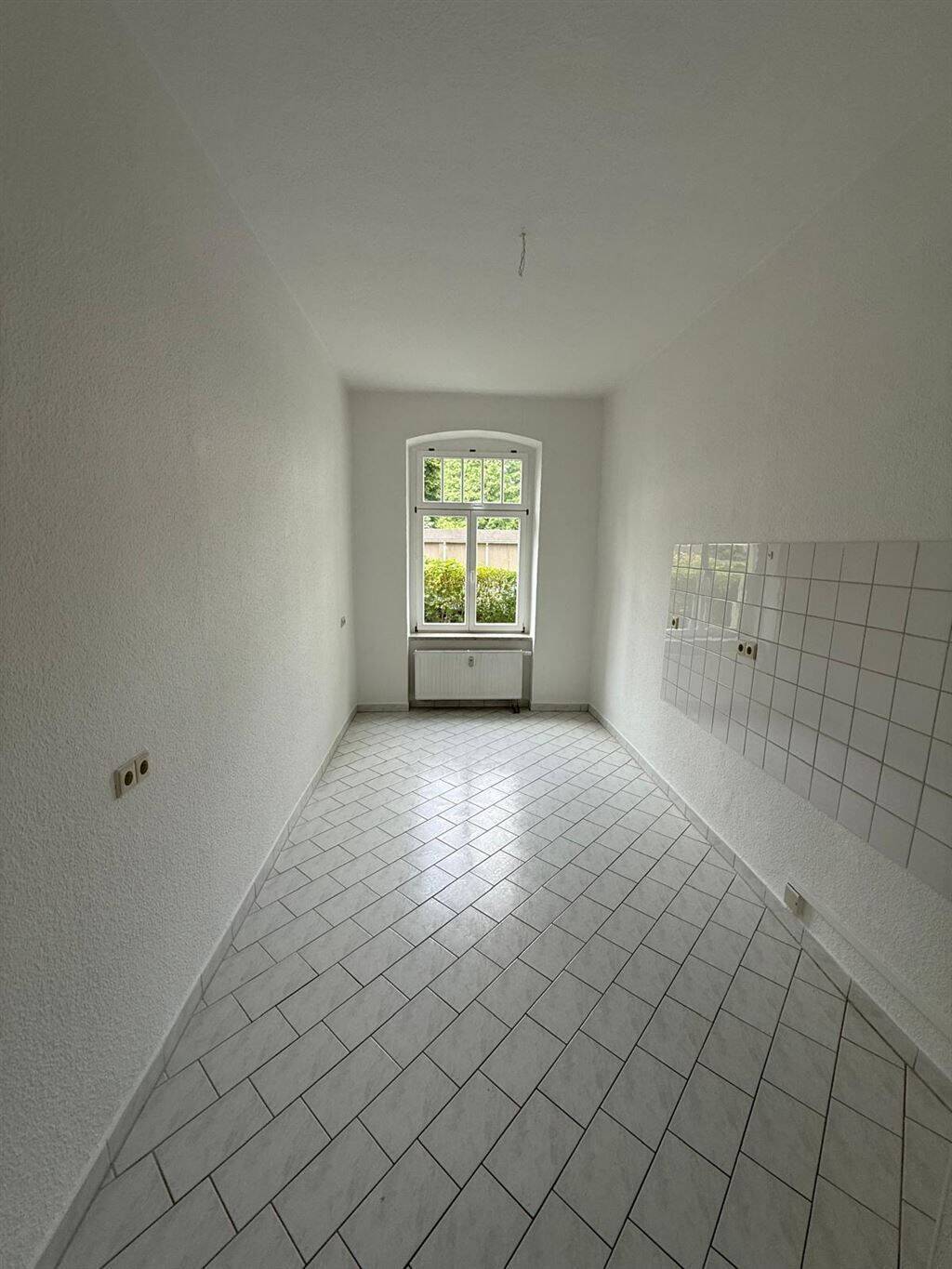 Großzügige 2-Zimmer mit Laminat und Wannenbad in sehr guter Lage – Chemnitz – Vorschaubild 9