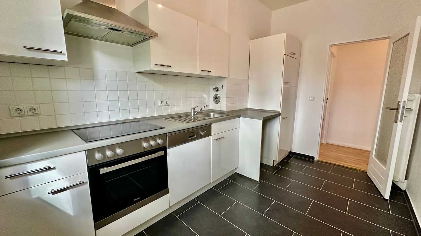 Renovierter Familientraum - 3-Zimmer-Wohnung mit Einbauküche & Tageslichtbad – Berlin – Vorschaubild 5
