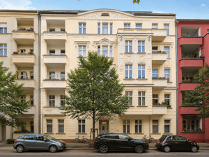 Wohnen im Helmholtzkiez: 3-Zimmer-Altbau mit Balkon, 94 m²