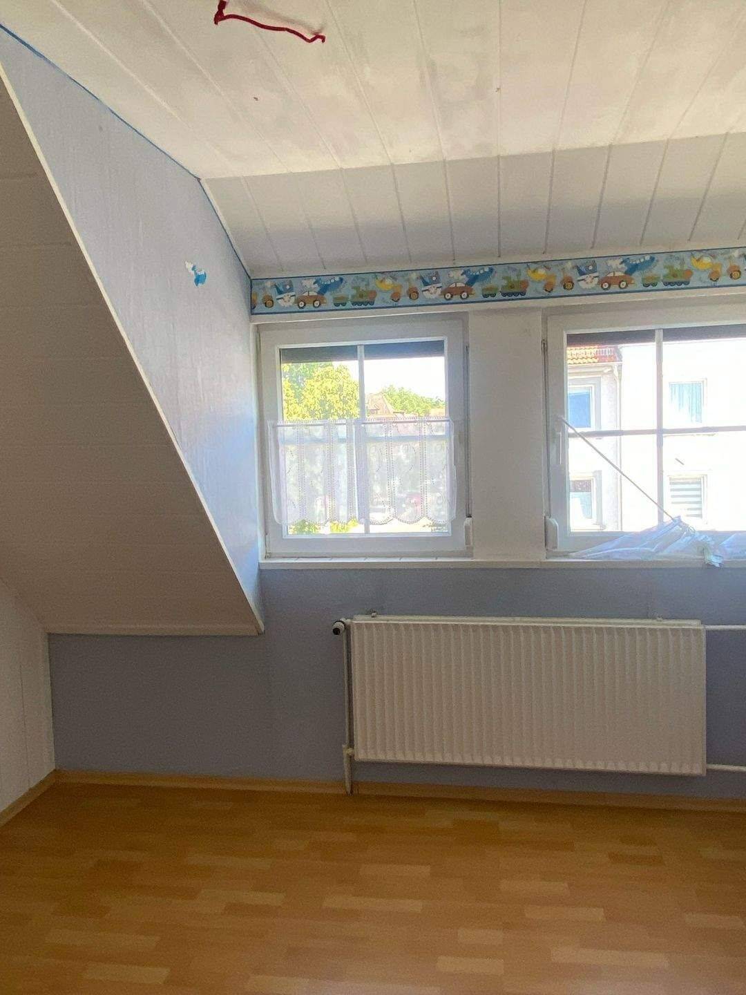**Sofort bezugsfreies Zweifamilienhaus mit viel Potenzial – Preis verhandelbar** – Bremen – Vorschaubild 8