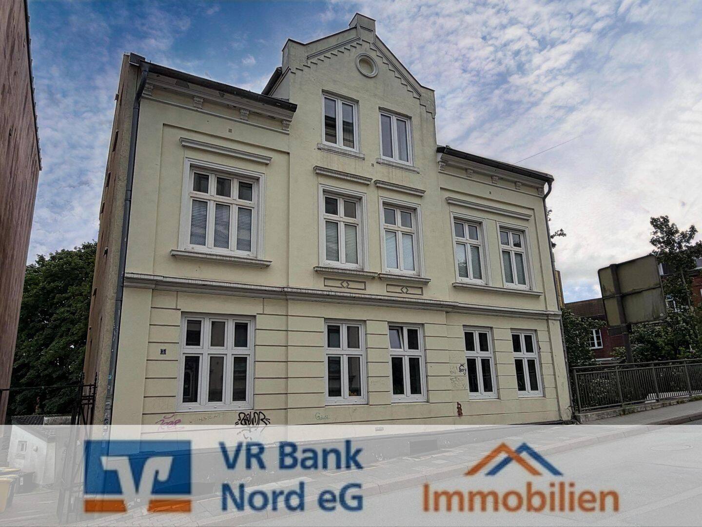 Modernisiertes Mehrfamilienhaus in zentraler Innenstadtlage mit vier Wohneinheiten – Flensburg – Bild 1 von 9