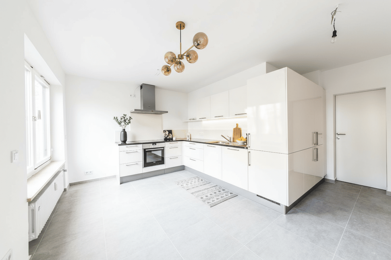 Kernsaniert & großzügig: Gartenwohnung mit 32 m² Terrasse und Privatgarten im Münchner Süden – München – Vorschaubild 6
