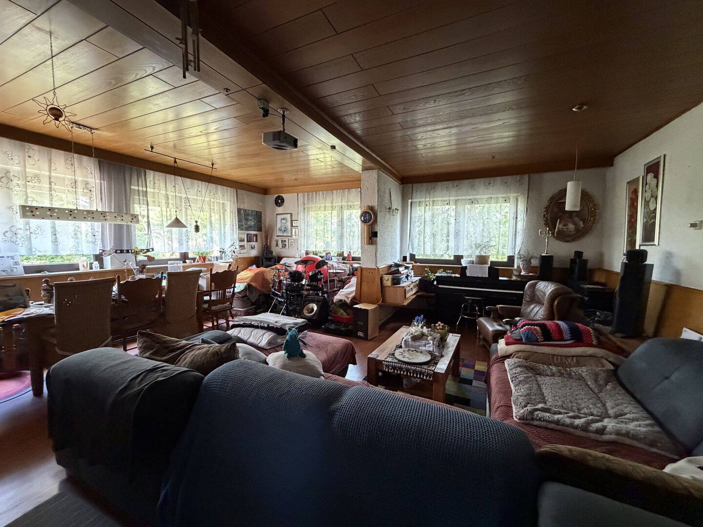 Großzügiges Einfamilienhaus mit weitläufigem Grundstück, Teich und Potenzial für Pferdehaltung – Ursensollen – Vorschaubild 2