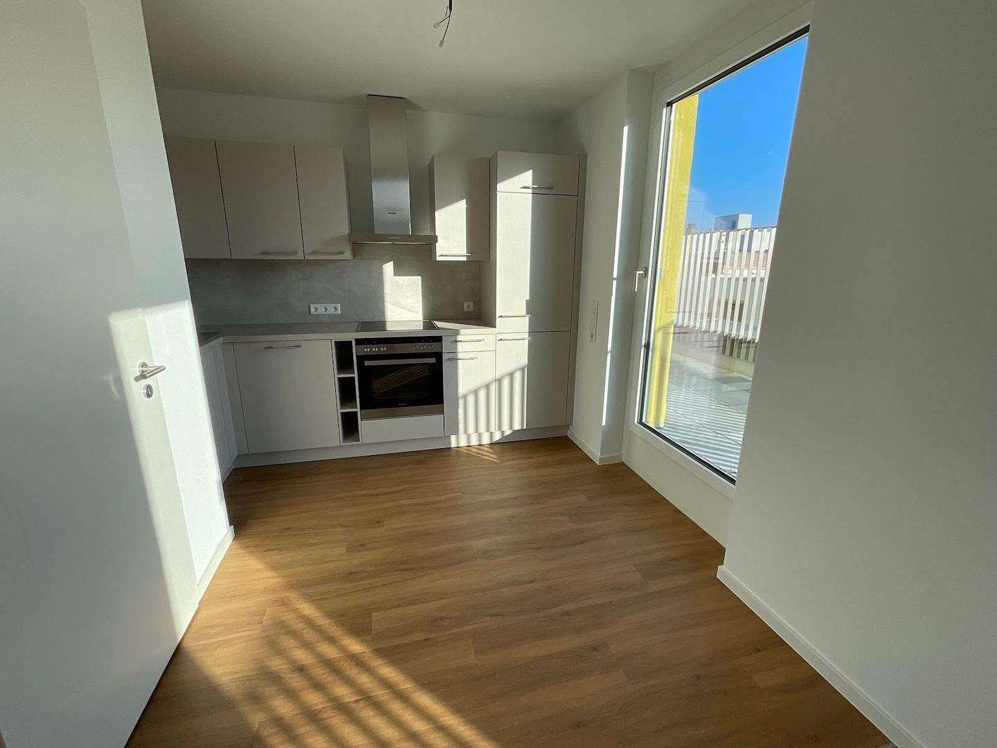 Modern, großzügig & einladend - dein neues Zuhause wartet! – Nürnberg – Vorschaubild 2