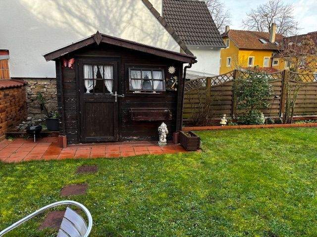 Ruhig gelegenes Zweifamilienhaus im Herzen Rottendorf, nutzbar als Mehrgenerationenhaus, für die Familie oder zur Eigennutzung mit Büro. – Rottendorf – Vorschaubild 2