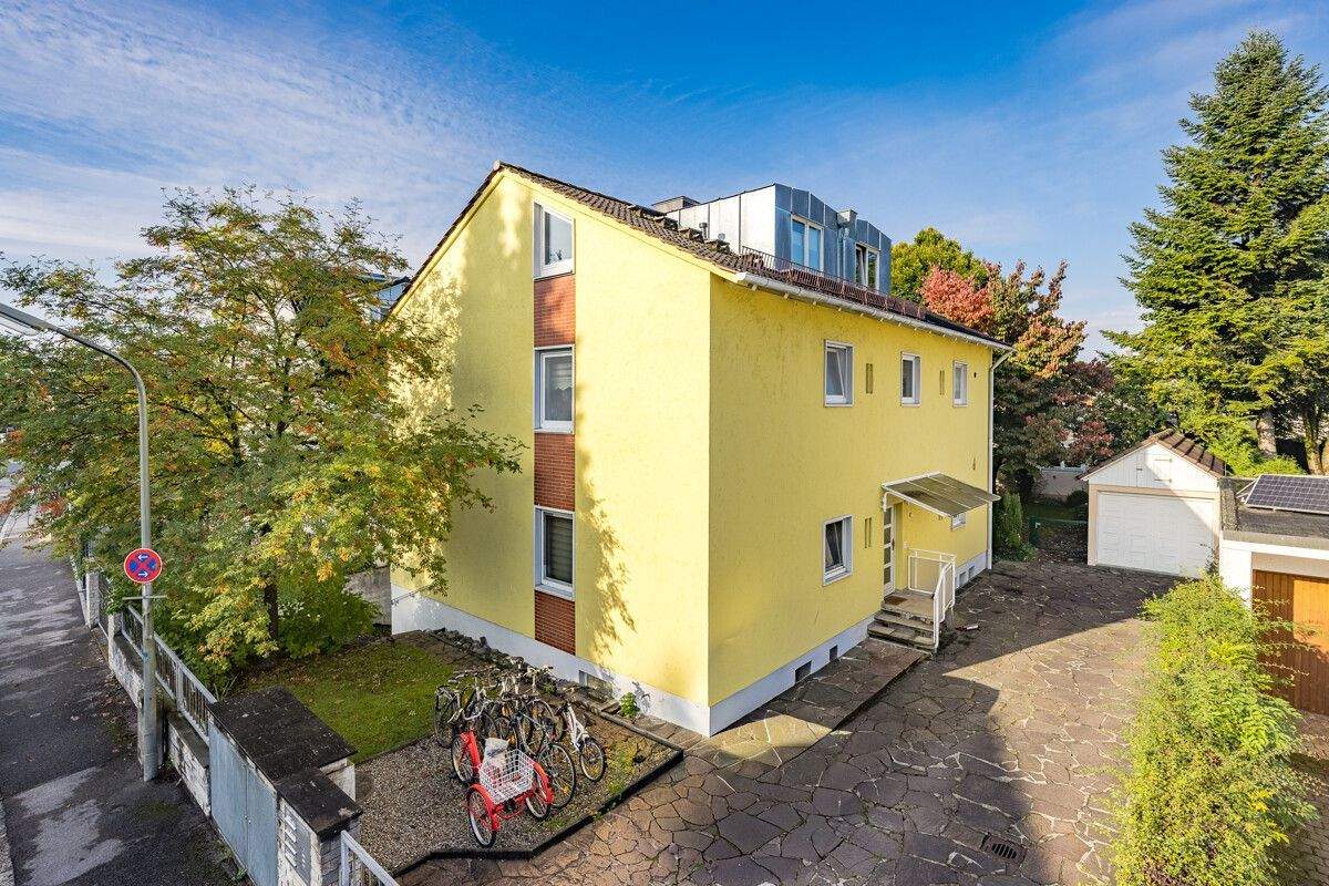 Attraktives 3-Familienhaus o. Baugrundstück mit viel Potential in gewachsener Umgebung! – München – Bild 1 von 4
