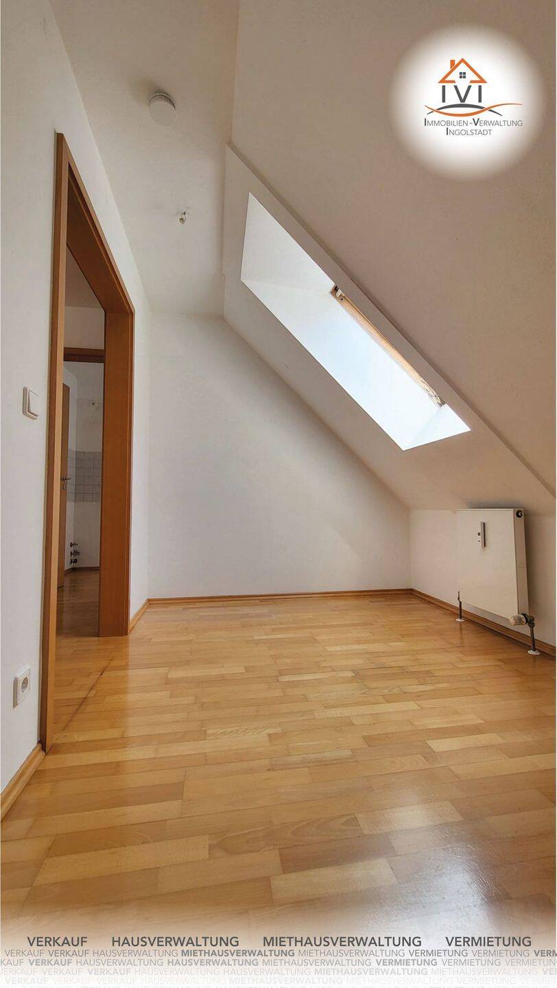 Charmante 1,5-Zimmer-Dachgeschosswohnung mit Einbauküche direkt in der Ingolstädter Altstadt! – Ingolstadt – Vorschaubild 5
