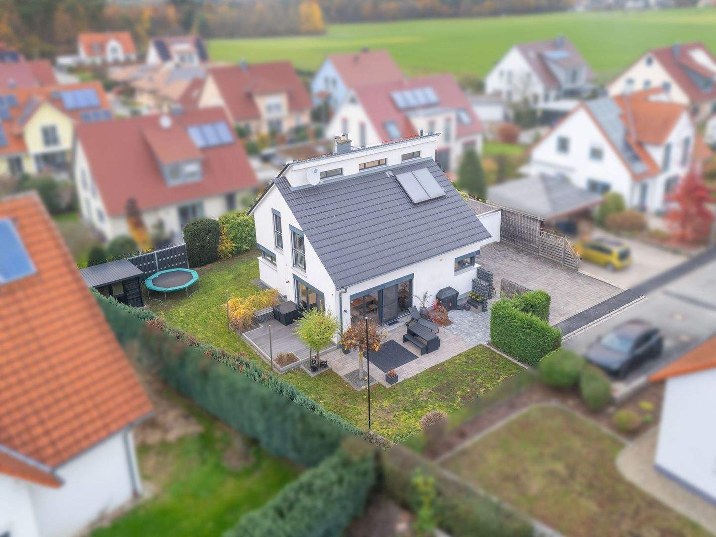 Traumhaftes Einfamilienhaus mit Kamin, Sauna und Garten in ruhiger Lage von Eckental – Eckental – Bild 1 von 9