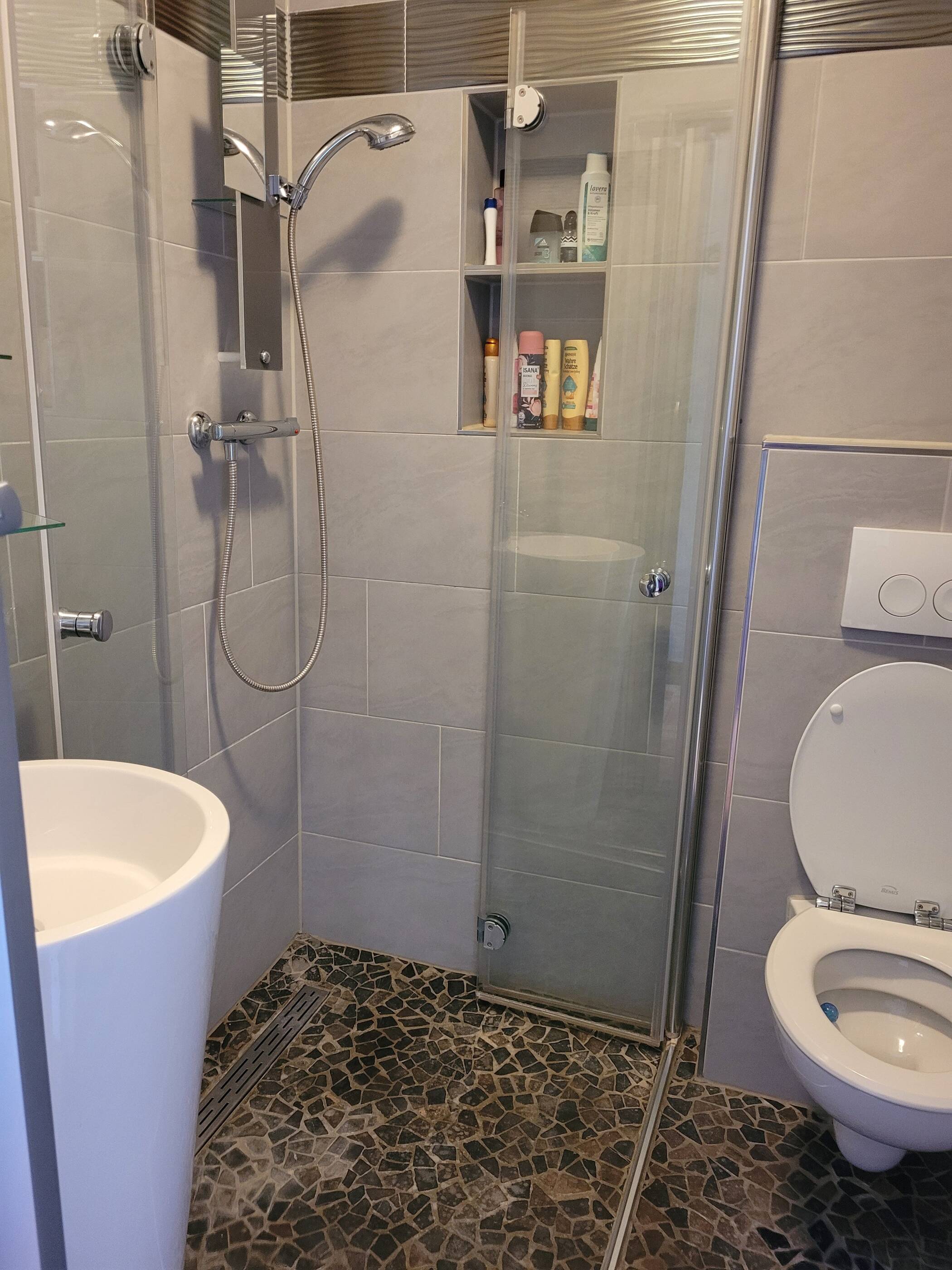 Citystudio mit Aufzug & Sky view – Stuttgart – Vorschaubild 7