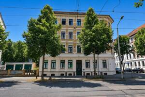 Kapitalanlage über den Dächern Leipzigs: Vermietete 2-Zimmer-Wohnung im Gründerzeitdenkmal