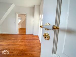 Elegante Altbauwohnung mit modernem Wohnkomfort und Balkon – 70372 Stuttgart – Vorschaubild 5
