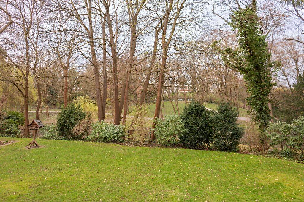 Dahlem, hochwertig und großzügig wohnen unweit Thielpark – Berlin – Vorschaubild 2