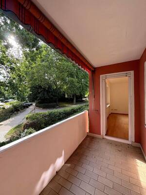 Renovierte 3 Zimmer Wohnung mit Balkon und Blick ins Grüne in ruhiger Lage von Sachsenhausen Süd – 60599 Frankfurt am Main – Vorschaubild 5