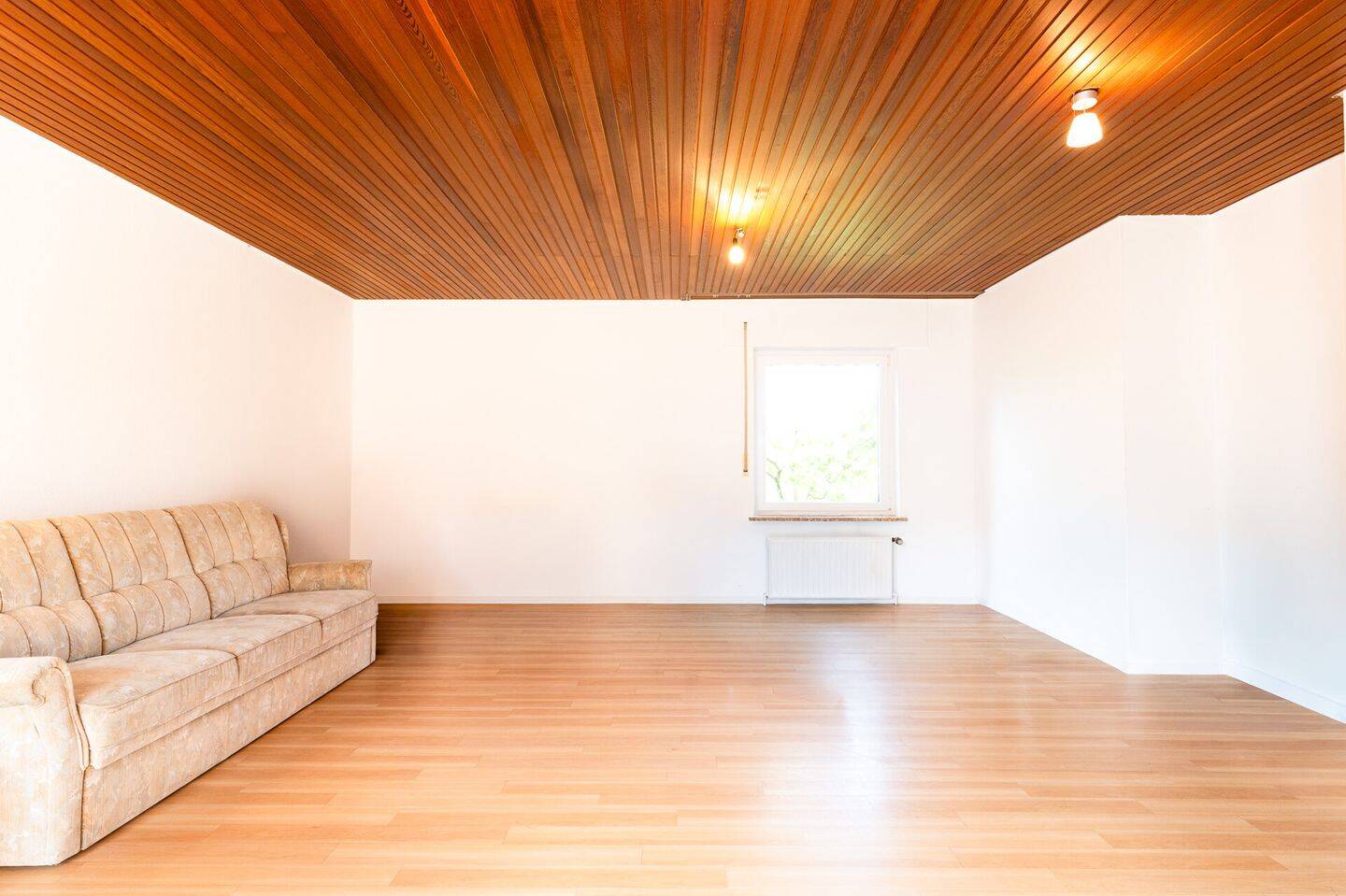 Familienfreundliches Split-Level-Haus mit Kamin, Souterrain und großem Garten am Naturschutzgebiet – Fredenbeck – Vorschaubild 8