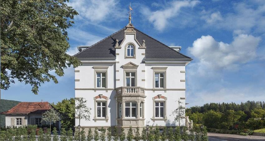 Gemütliches 1-Zimmer-Apartment in schöner Jugendstil Villa !