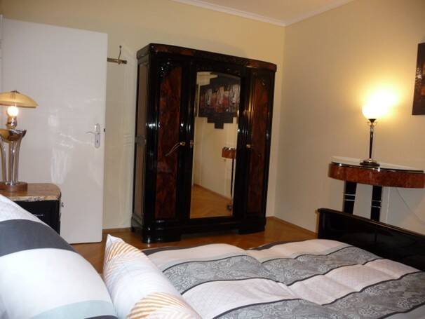 Exklusive 3-Zimmer-Wohnung mit Traumgarten und wohnlich ausgebautem Untergeschoss! – Düsseldorf – Vorschaubild 8