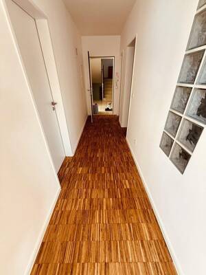 Maisonette-Traum in Alt-Weiden: Galerie, großzügige Dachterrasse und moderne Wärmepumpe – 50858 Köln – Vorschaubild 3
