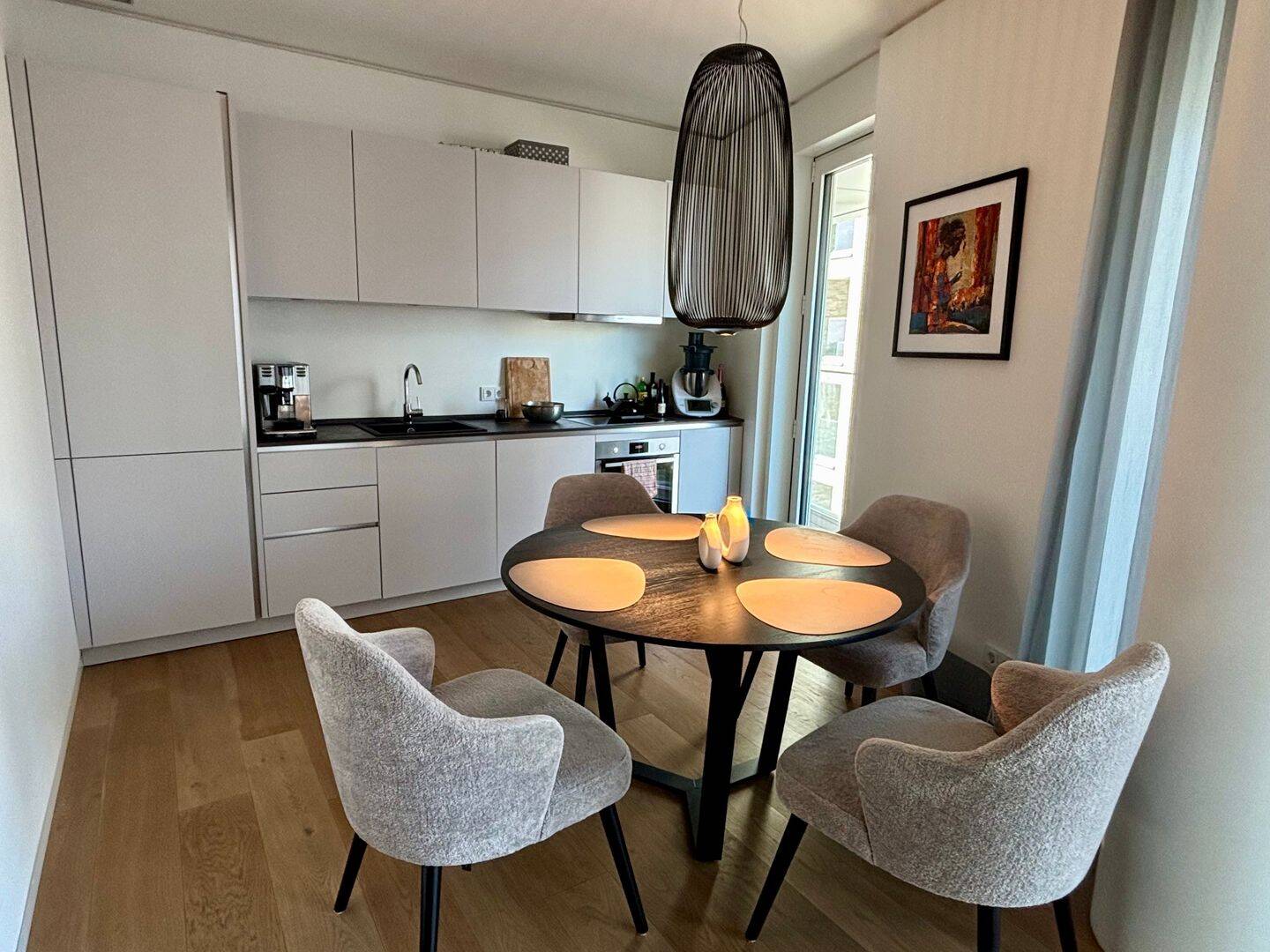 provisionsfrei: Urbane Citywohnung im Luxus-Tower FiftyNine mit seitlichem Elbblick/ Strandkaispitze