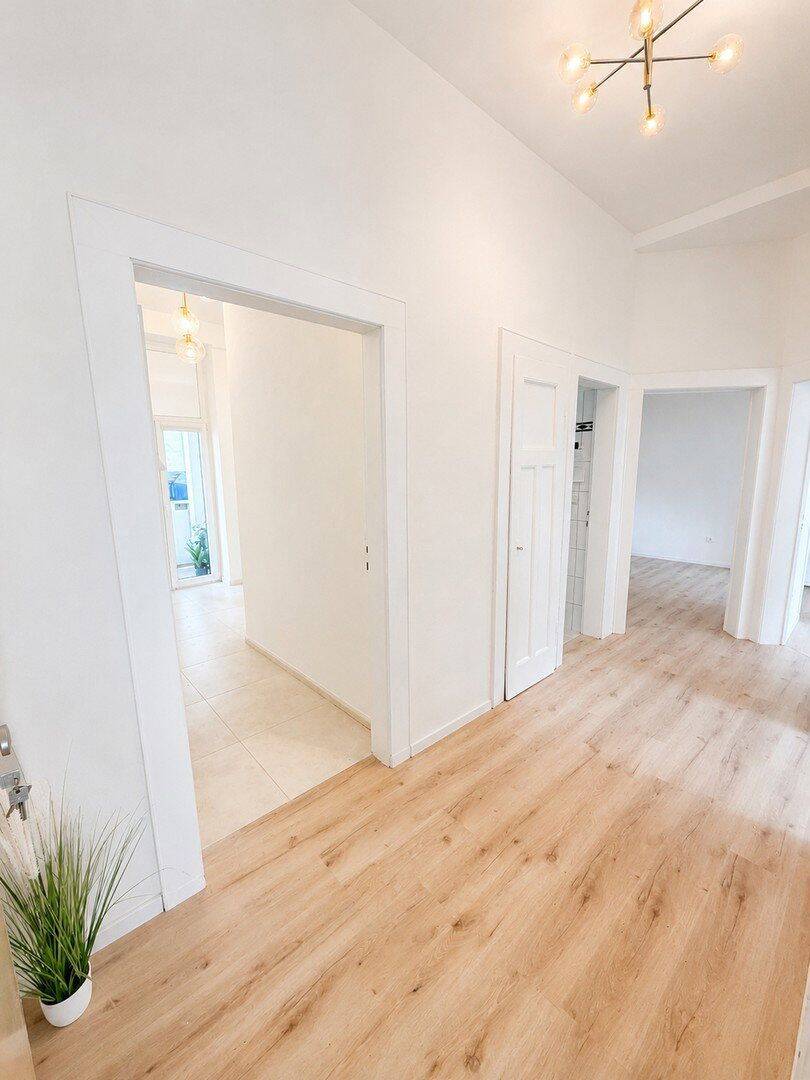 Modernisierte 3-Zimmer-Wohnung mit Balkon, Einbauküche & Tageslichtbad – Ludwigshafen am Rhein – Vorschaubild 9